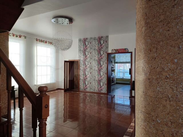 Дом 300 м² на участке 10 сот.