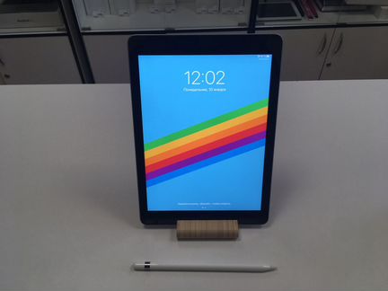 iPad 6 WiFi 32gb Space Gray + Pencil 1st GEN
