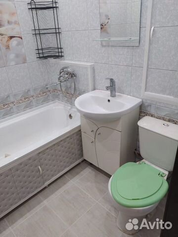 Обшиваем панелями ванны и туалеты