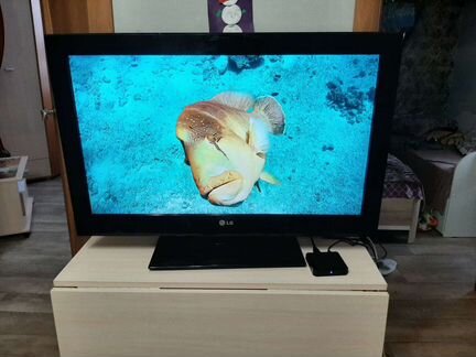 Телевизор LG 32 дюйма + smart tv box