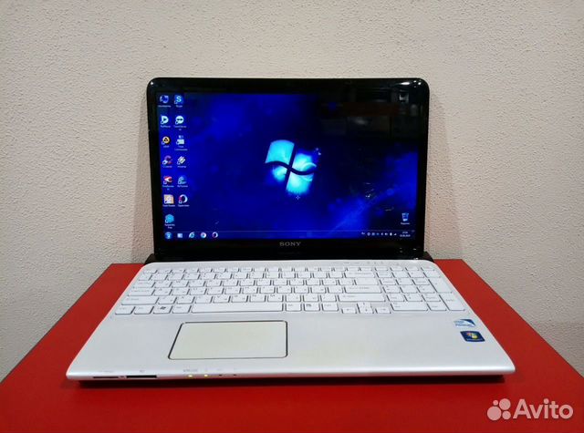 Ноутбук Sony Vaio SVE151 Intel Core i3