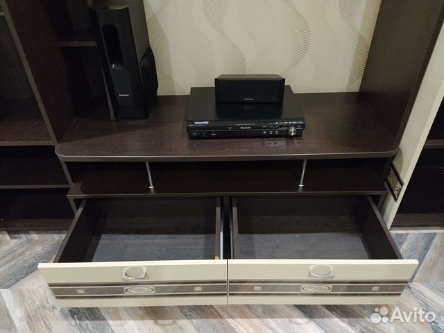 Стенка в гостиную фабрика DaVita б/у