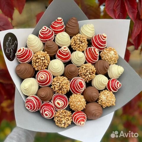 Букеты и коробочки из клубники в шоколаде/Доставка