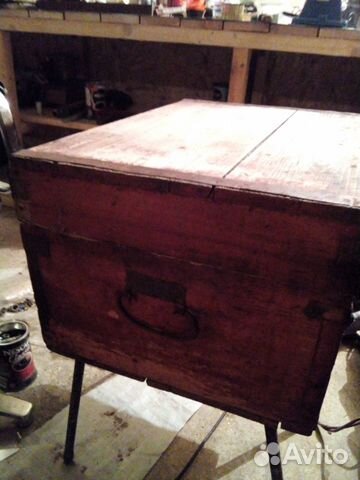 Сундук старинный с замком