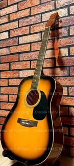 Акустическая гитара в корпусе дредноут