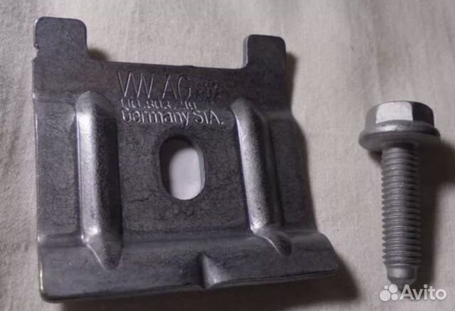 Планка крепления акб VAG