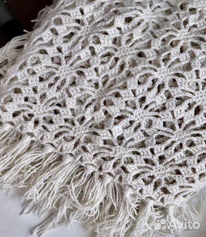 Шаль белая с кистями платок палантин