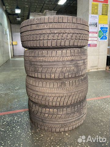 Bridgestone Blizzak VRX 225/45 R17 и 245/40 R17