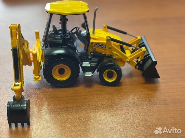 Машинист экскаватора-погрузчика JCB 3CX