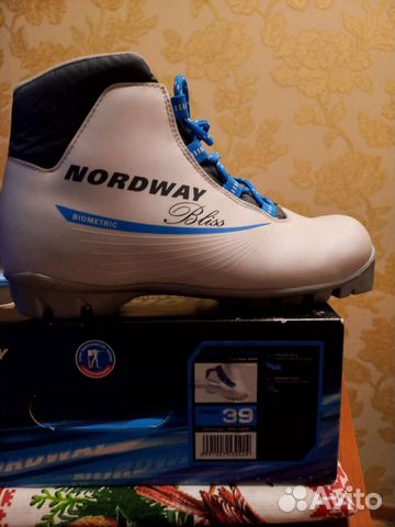 Ботинки женские 39 размер новые лыжные