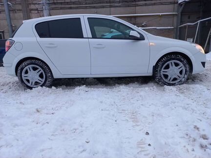 Opel Astra 1.6 МТ, 2013, 135 000 км