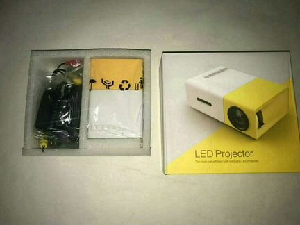 LED-проектор YG-300
