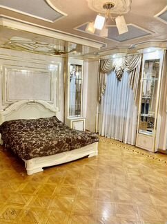 3-к. квартира, 130 м², 1/6 эт.