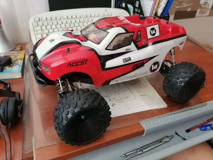 Радиоуправляемая машина для бездорожья Survolt st
