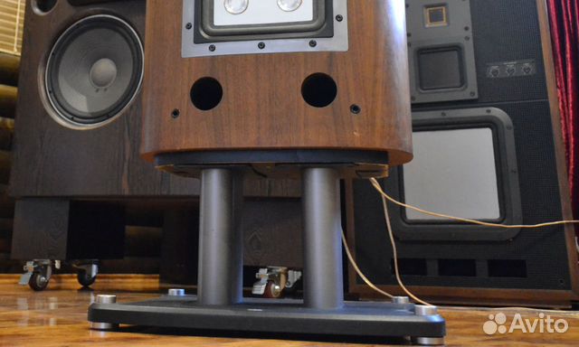 Подставки для акустики стойки для колонок разные