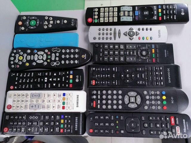 Куча пультов. Pioneer xxd3156. Пульт москвы 3024. Лил йати у пульта. Sven ht-210 пульт.