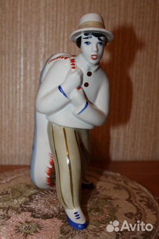 Фарфор, Рыбак с сомом и другие фигурки