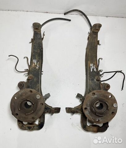 Кулак поворотный передний Volkswagen Tuareg 2005