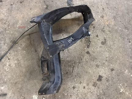 Мерседес мл 164 ml x164 GL левая часть телевизора