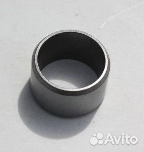 Втулка уплотнительная верхнего поддона 214244A000