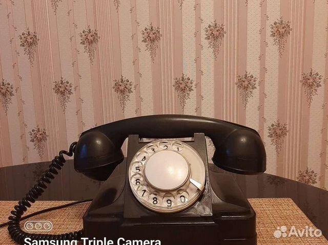Старый советский телефон СССР