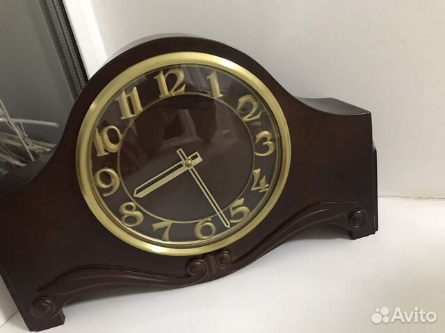 Часы настольные механические с боем фирмы Весна