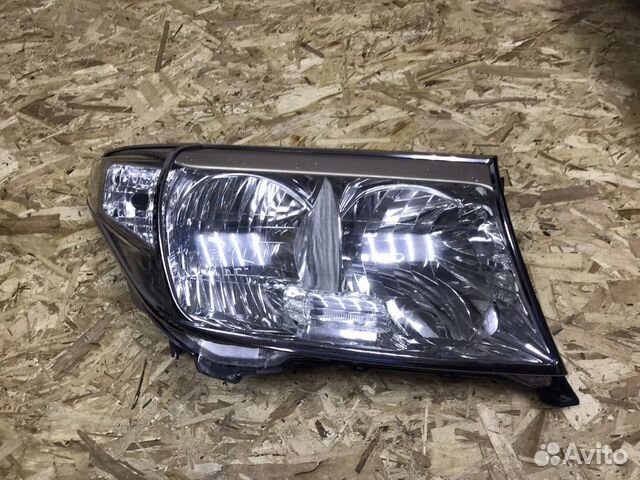 Фара оригинальная правая toyota land cruiser 200