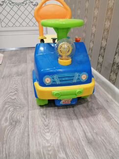 Музыкальная машинка каталка