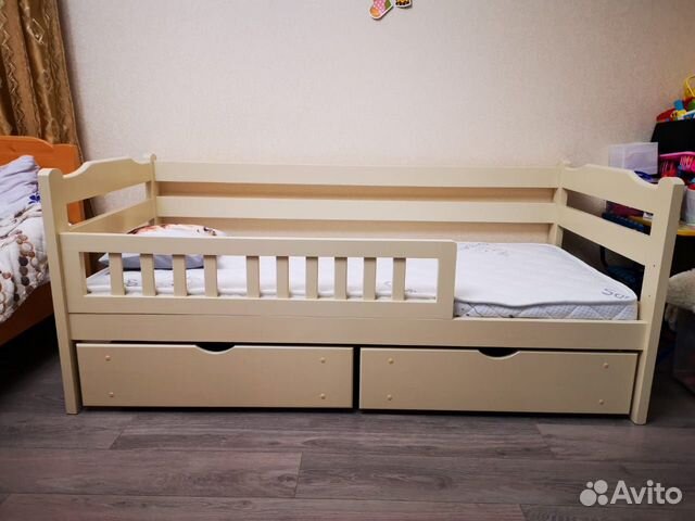 Кровать из массива сосны