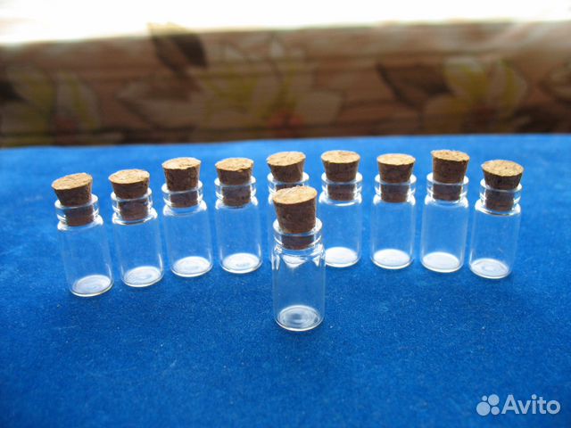 10 маленьких бутылочек