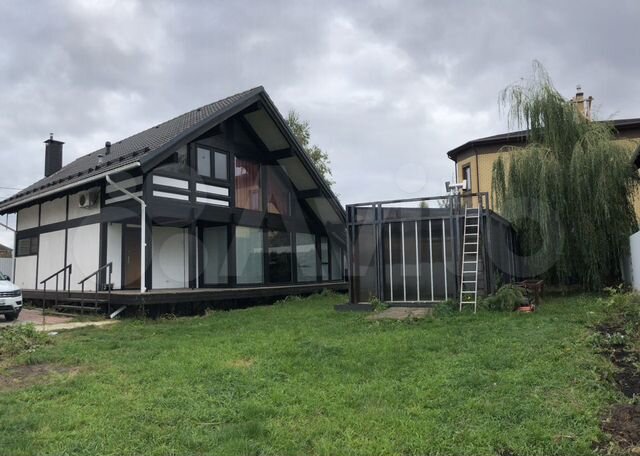 Дом 175 м² на участке 6 сот.