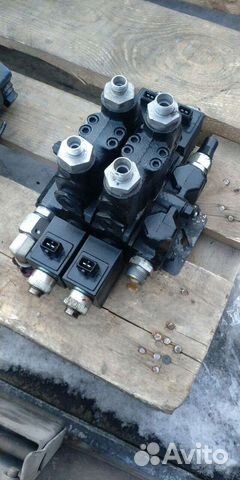 Распределитель Bomag