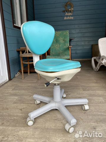 Стул медицинский сломан