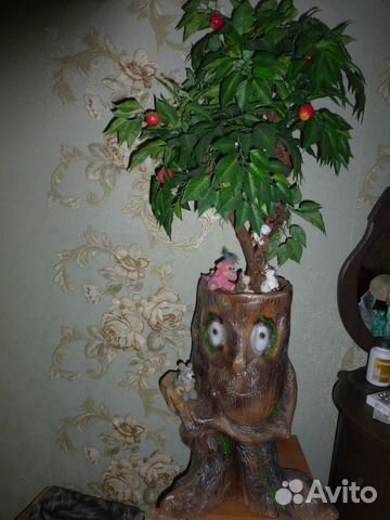 Яблоня искусственная и сказочный пень