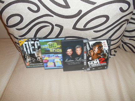 Продаю DVD - диски с фильмами,Видео - кассеты