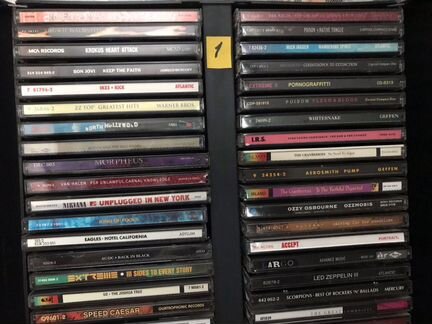 Коллекция лицензионных компакт дисков из США