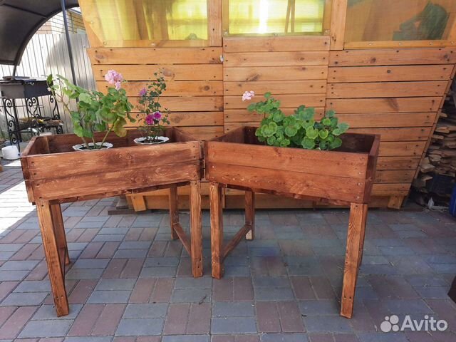 Деревянная клумба