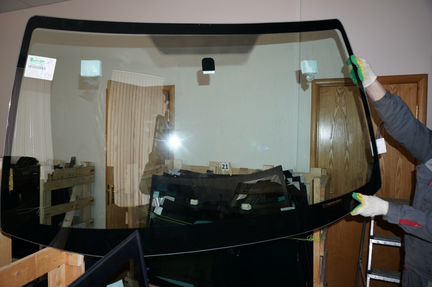 Лобовое стекло Honda CR-V 02