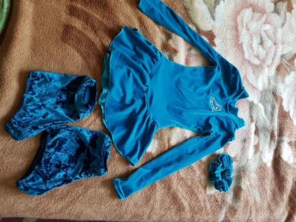 Костюм для выступлений для фигурного катания