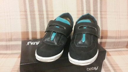 Кожаные кроссовки