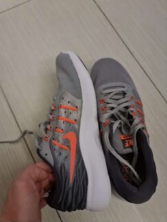 Кроссовки женские Nike