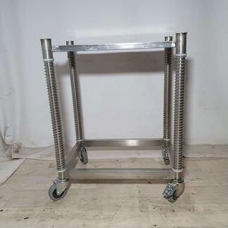 Тележка для подносов. Тележка