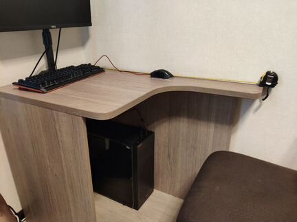 Компьютерный столик