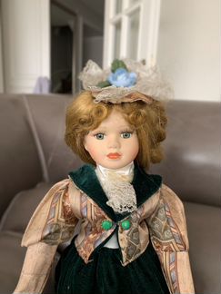 Фарфоровая Кукла