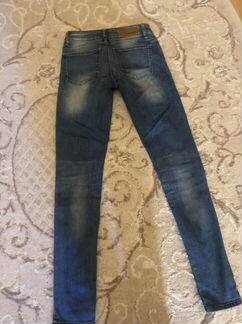 Джинсы Hugo boss