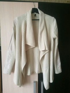 Белый уютный кардиган Stradivarius