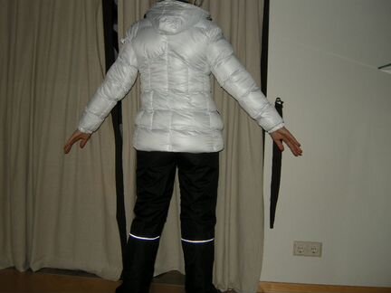 Теплая белая куртка 44-46размер