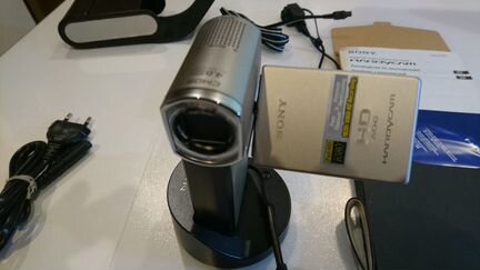 Видеокамера Sony HDR-TG1E