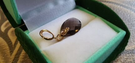 Золотой кулон с раухтопазом