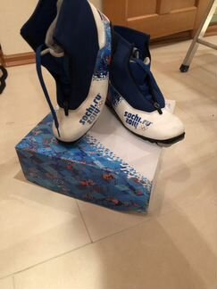 Лыжные ботинки